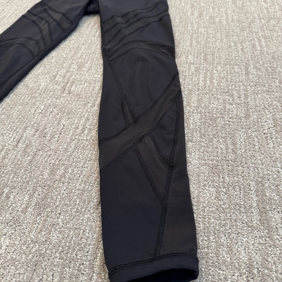 Lululemon Mesh Design Leggings - Picture 3 of 7